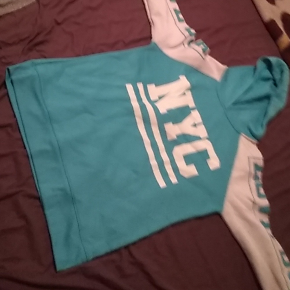 I am selling a hoodie NYC